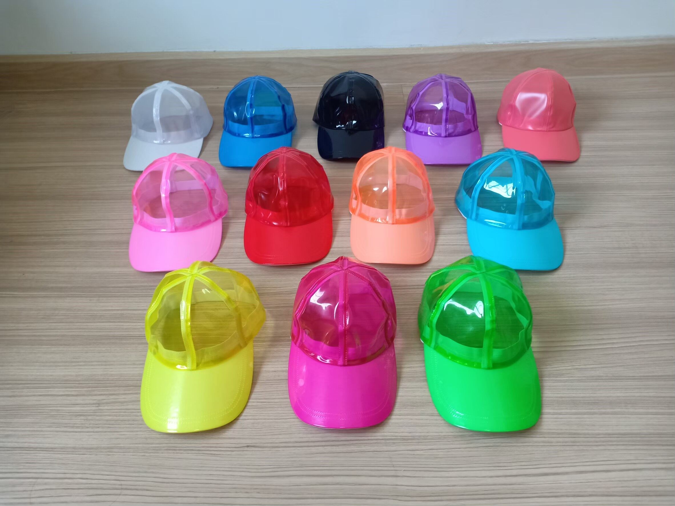 หมวกพลาสติก กันน้ำสงกรานต์ สีนีออนสะท้อนแสง 9 สี