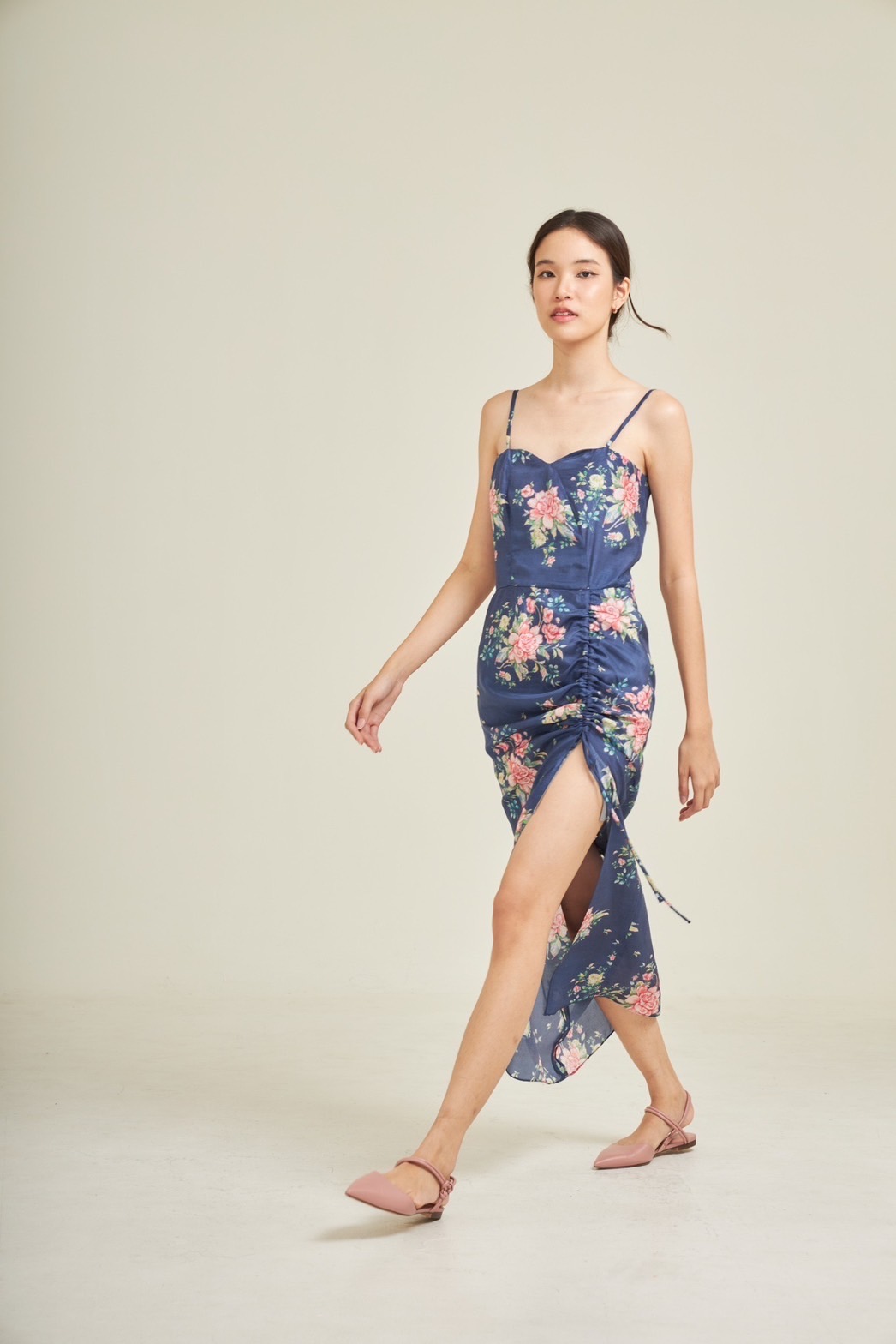 TuTTi SS23 Gypso Cotton Silk Dress ชุดเดรส ยิปโซผ้าฝ้ายผสมไหมอินเดีย พิมพ์ลายดอกไม้ ชุดปาร์ตี้ ชุดเดรสลายพิมพ์ เสื้อผ้าแฟชั่นสตรี ราคา 3,890 บาท*ส่งฟรี