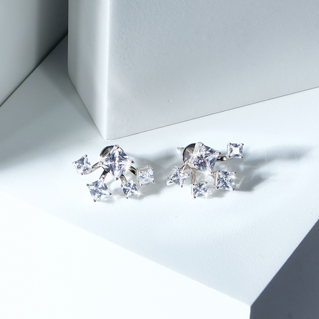 SWAN - Gleam Candy Ear Jacket Earring ต่างหูเงินแท้ ฝังเพชร Cubic Zirconia ดีไซน์เก๋ สะดุดตา ราคา 1,890 บาท*ส่งฟรี