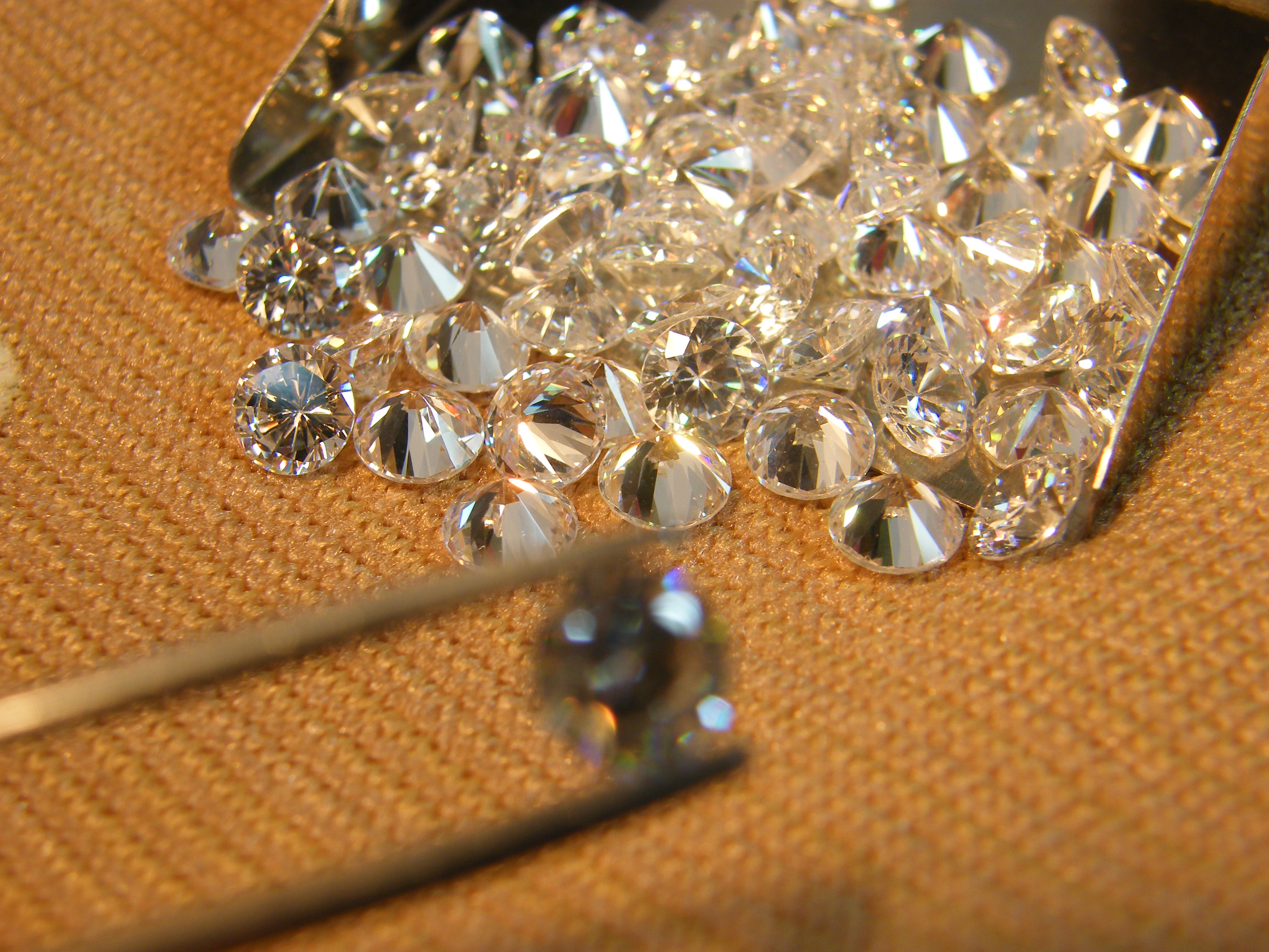 พลอยเพชรรัสเซีย BRILLIANT WHITE American diamond stone ROUND 3.75MM  WHITE 100 PCS