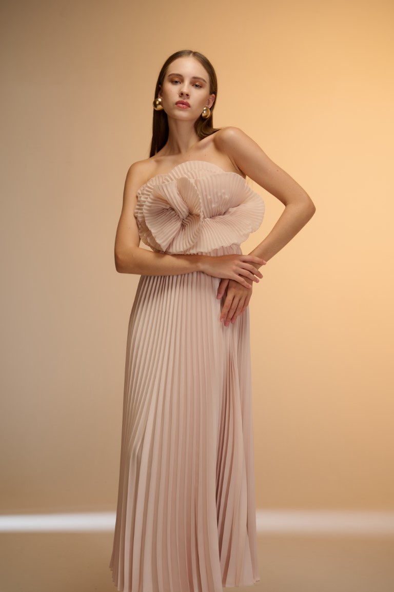 NICHp : Alicia Long Dress ราคา 19,000 บาท*ส่งฟรี