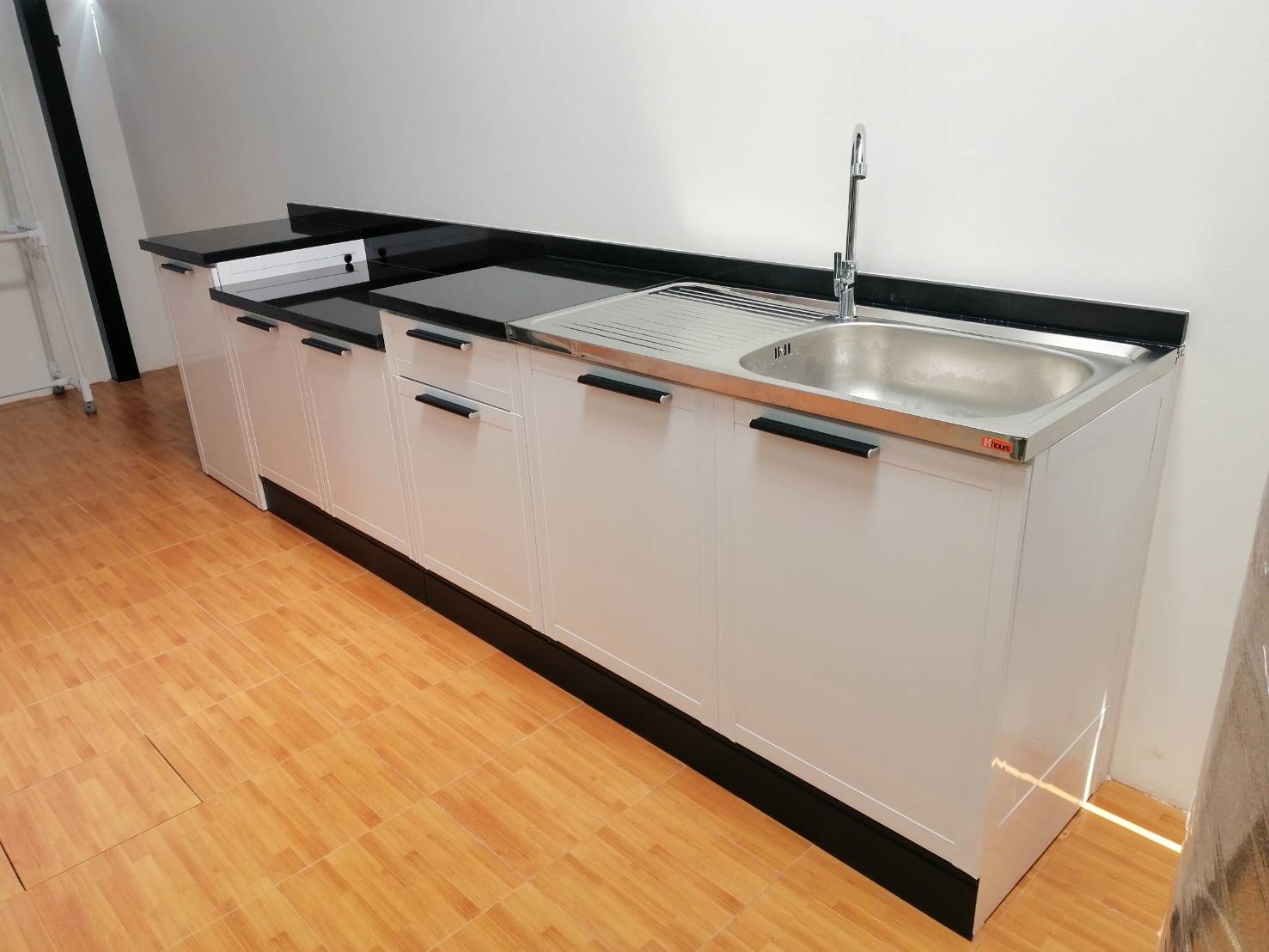 ตู้ครัวสำเร็จ2.9ม.กันน้ำกันปลวก ราคา 32,560 บาท*ส่งฟรี