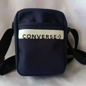 ภาพหน้าปกสินค้า[ลิขสิทธิ์แท้/พร้อมส่ง] converse all star กระเป๋าสะพายข้าง Converse Revol Mini Bag กระเป๋าสะพายข้าง รุ่นสุดฮิต ที่เกี่ยวข้อง