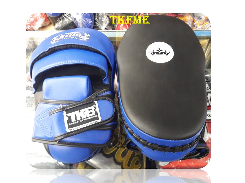 Top King focus mitts TKFME Black-Blue for Training Muay Thai MMA K1 เป้ามือท็อปคิงส์ แบบโค้ง ดำ-น้ำเงิน สำหรับเทรนเนอร์ ในการฝึกซ้อมนักมวย
