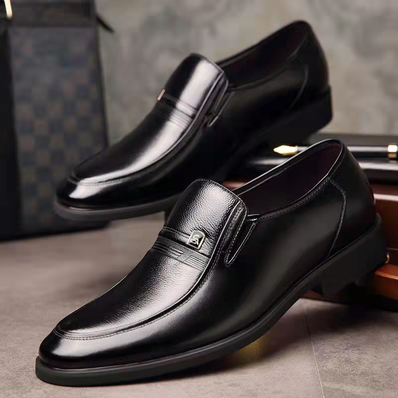 จัดส่งฟรี รองเท้าหนัง รองเท้าผู้ชาย รองเท้าทพงาน รองเท้าหนังชายXH055 ราคา 194 บาท*ส่งฟรี