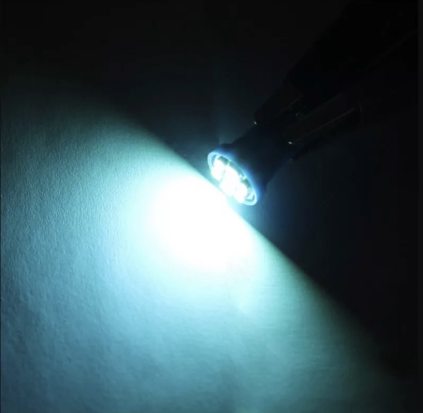 ไฟหรี่ ไฟวัดบูส T10 8smd หัวตัด ไฟส่องป้าบทะเบียน (ราคา 1 หลอด) สินค้าพร้อมส่งจากไทย