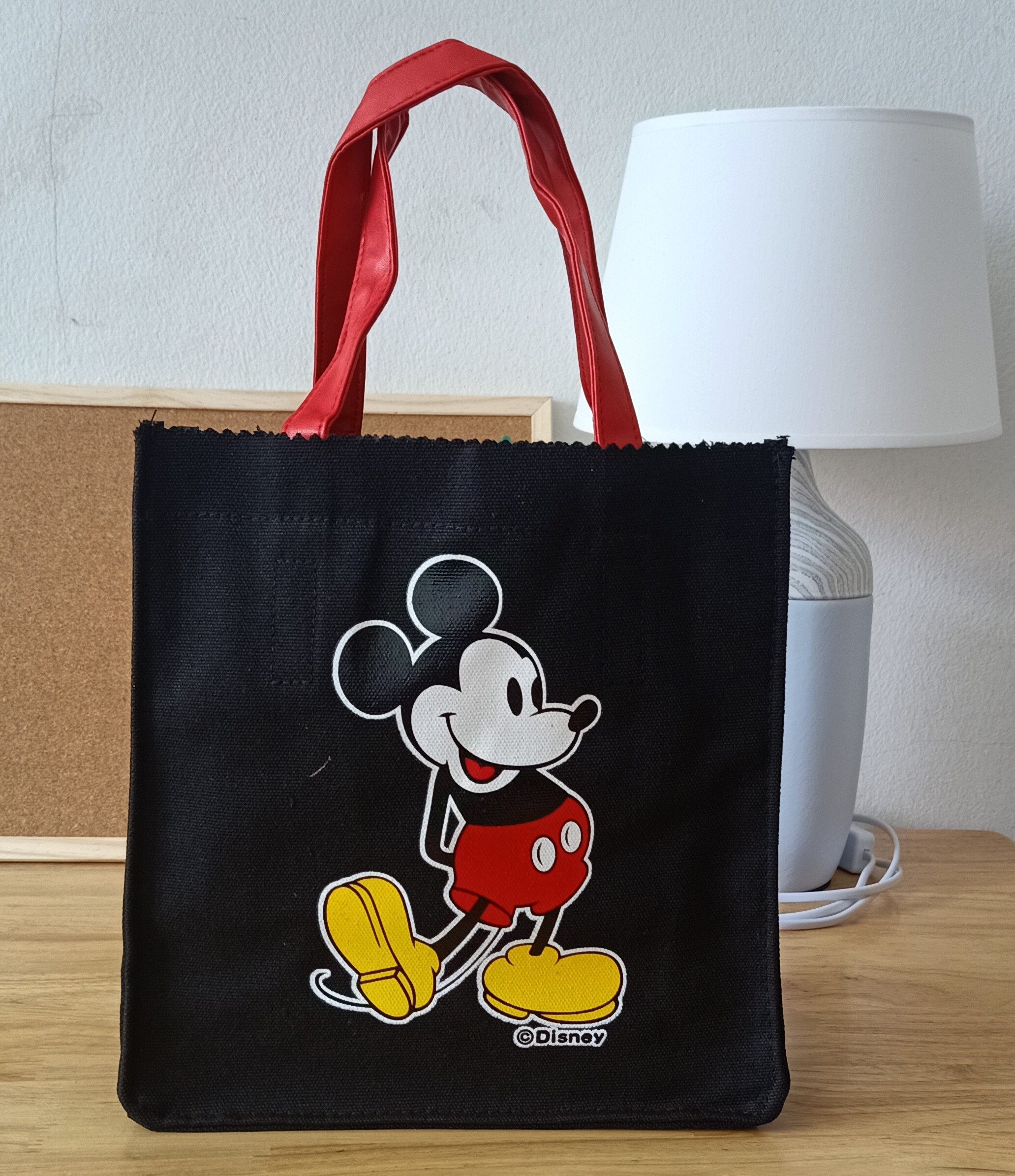 กระเป๋าถือ กระเป๋าสะพายข้าง กระเป๋าผ้าสายหนัง กระเป๋า Mickey Mouse สกรีนหน้าสองด้านน่ารัก ขนาด กว้าง9ซม. ยาว25ซม. สูง26.5ซม.
