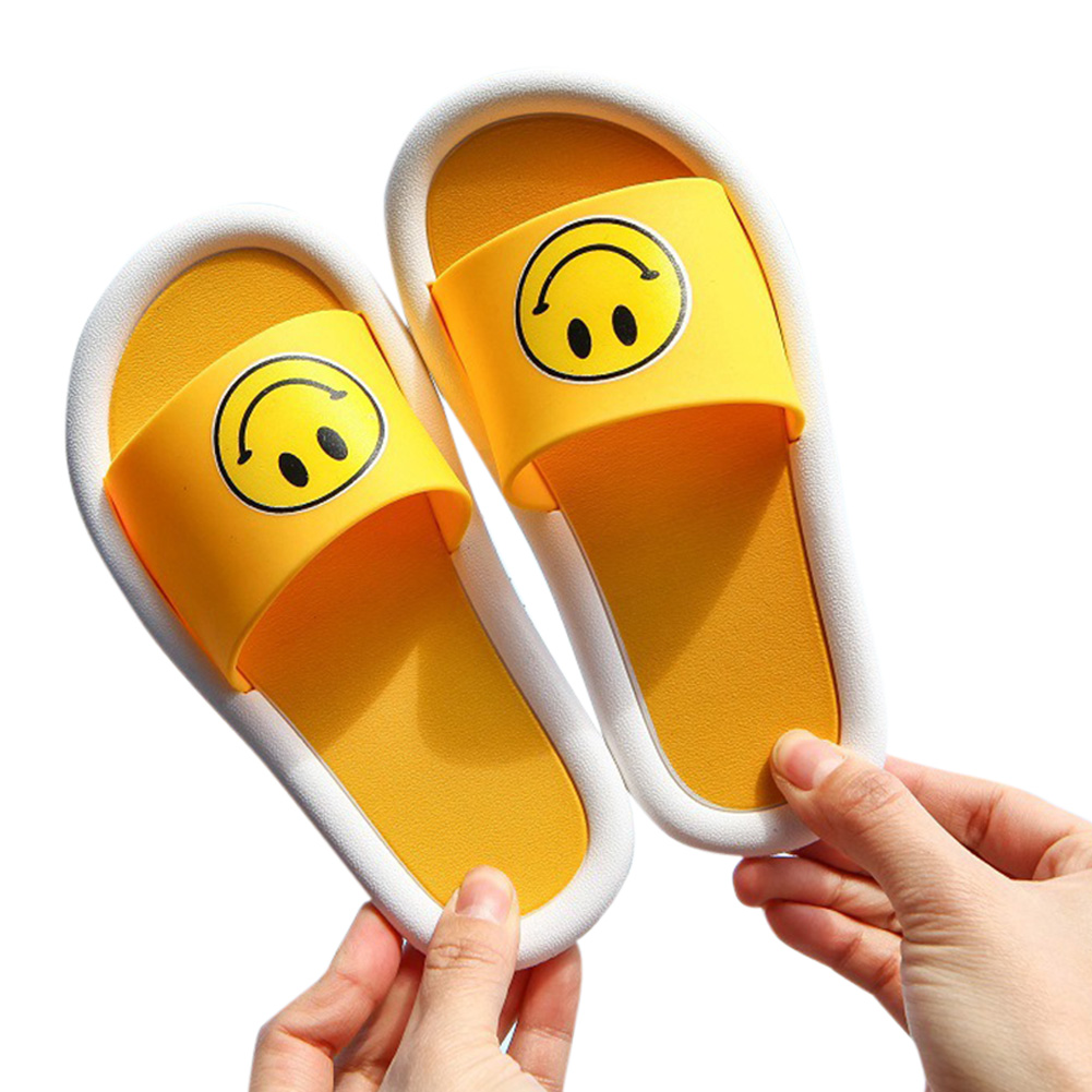 【สหรัฐอเมริกา Stock 】เด็กรองเท้าแตะใบหน้าหัวเราะรูปแบบรองเท้าแตะสลิปเปอร์บ้านรองเท้ากันลื่น