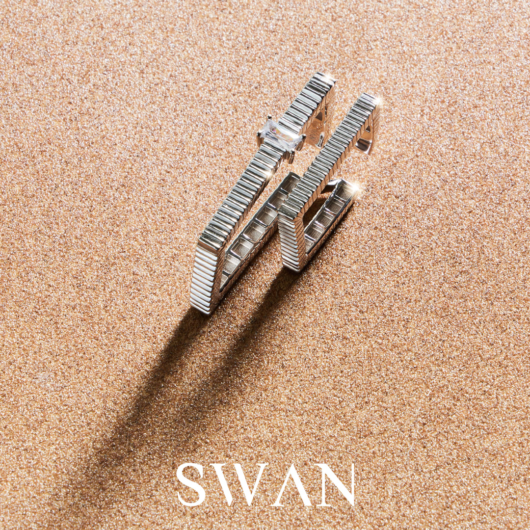 SWAN - ATHENA DOUBLE SO CUFF ต่างหูเงินแท้ไม่เจาะ คล้องหู ฝังเพชรคิวบิกเซอร์โคเนีย ทรงเหลี่ยม ราคา 2,990 บาท*ส่งฟรี