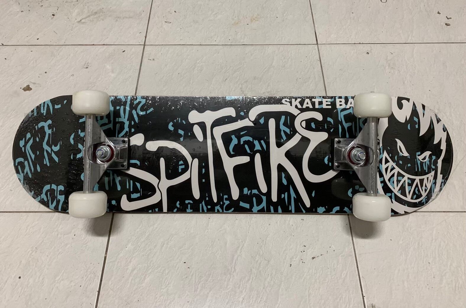 Skate board สเก็ตบอร์ด เล่นได้ทั้งเด็กและผู้ใหญ่