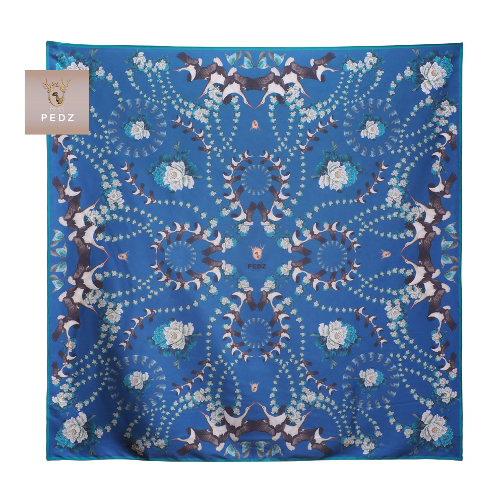 Blue Aesthetics Flying Cranes Silk Satin Premium Scarf ราคา 1,990 บาท*ส่งฟรี