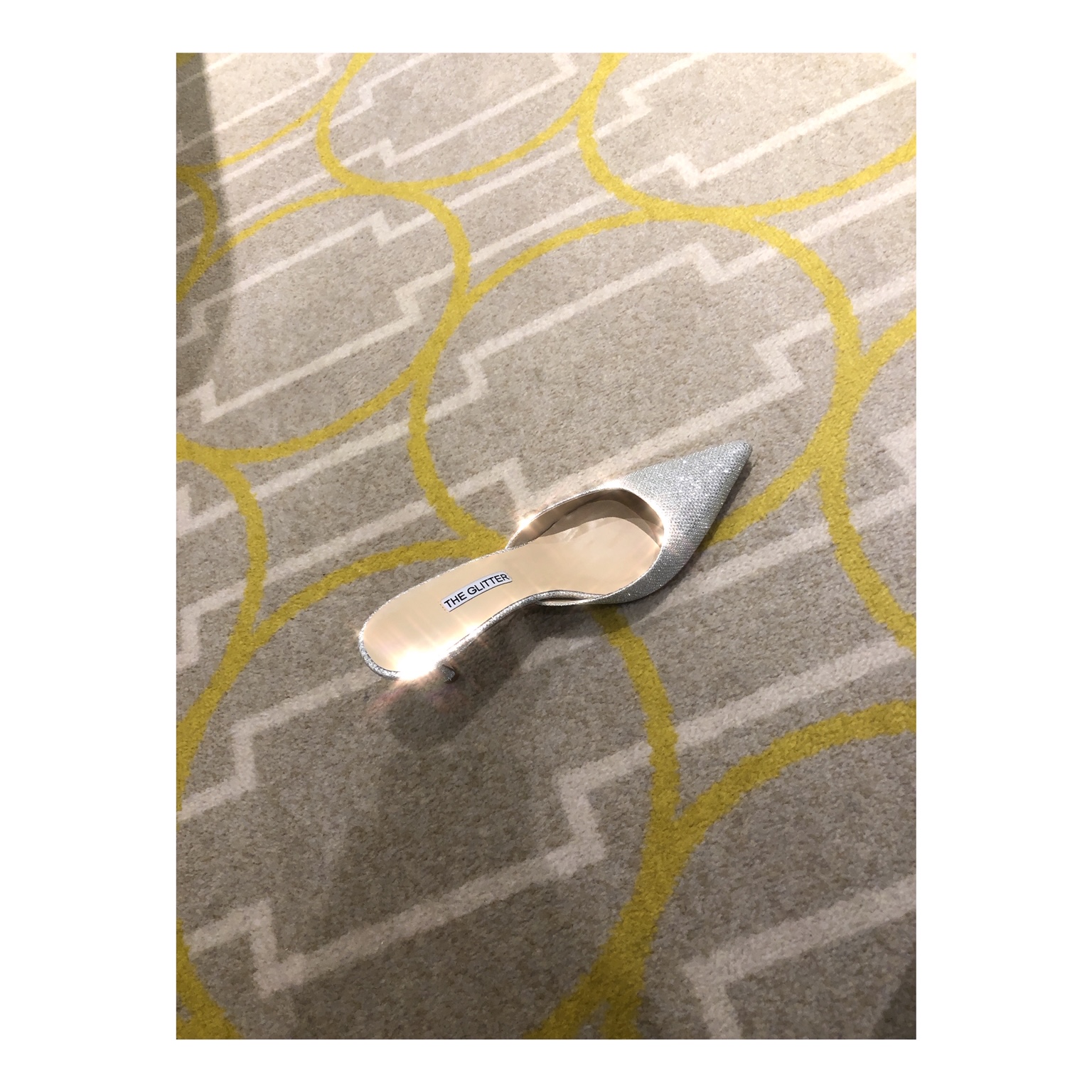 Glitter Mules in Silver ราคา 990 บาท*ส่งฟรี