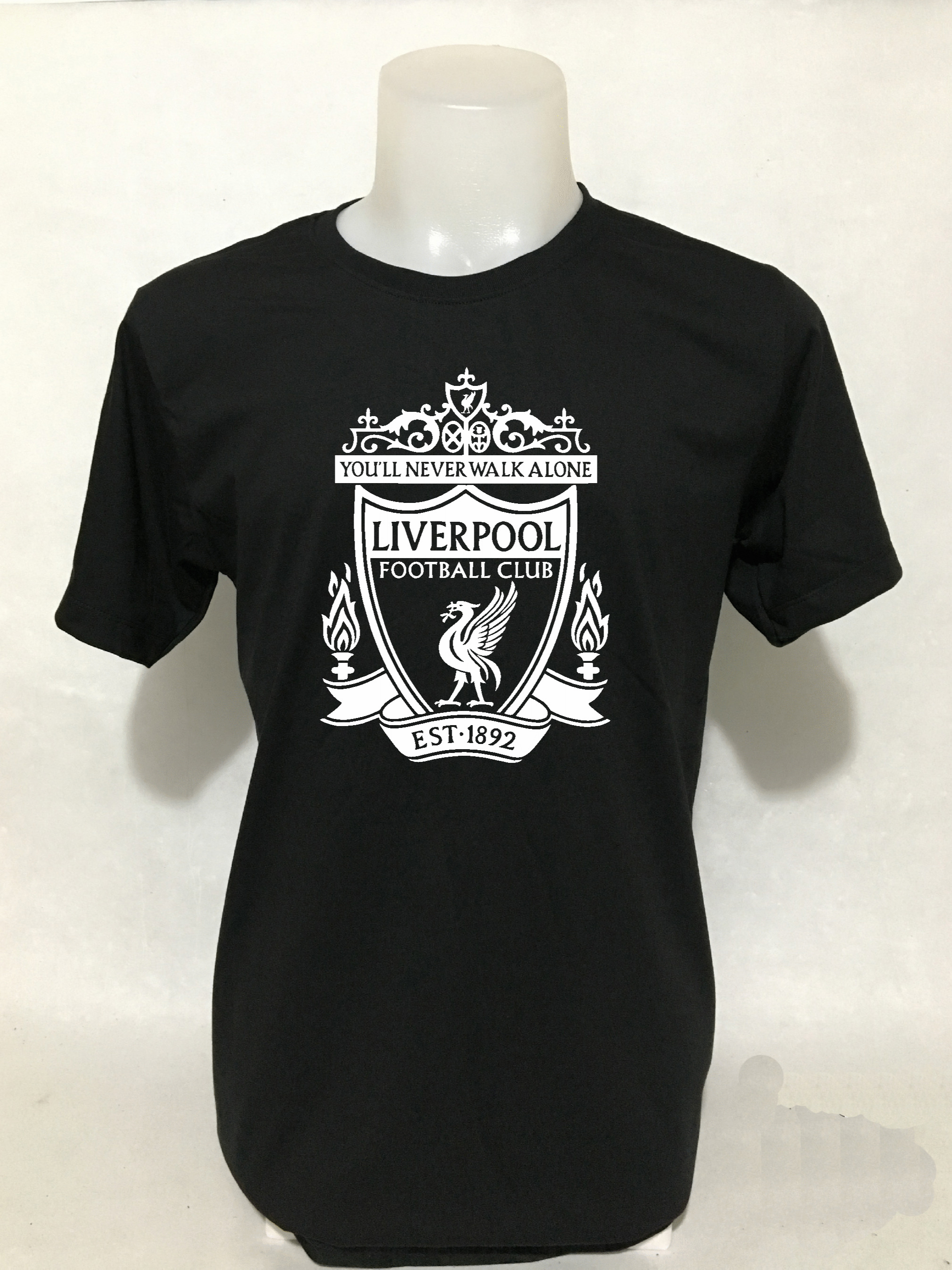 เสื้อยืดสกรีนลาย LFC คลาสสิคขาว-ดำ เนื้อผ้าคัตตอน 100 % โดยแฟนคลับใส่ได้ทั้งชาย-หญิง