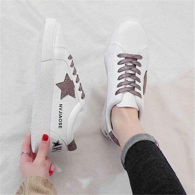 【LOVESTORES】Women Sneakersรองเท้าผ้าใบนักเรียนเกาหลีป่าสีขาวเรียบง่ายรองเท้าผ้าใบรุ่นยอดนิยมในตำนานฟรีสไตล์รูปแบบมหาวิทยาลัยรูปดาวห้าแฉกรองเท้ากระดานสีขาว