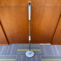 ไม้ถูพื้น ไม้ม็อบถูพื้น Spin mop ด้ามสแตนเลส ผ้าไมโครไฟเบอร์ มี 4 สีให้เลือก อุปกรณ์ทำความสะอาดพื้น เเข็งเเรง ทนทาน ใช้งานได้นาน