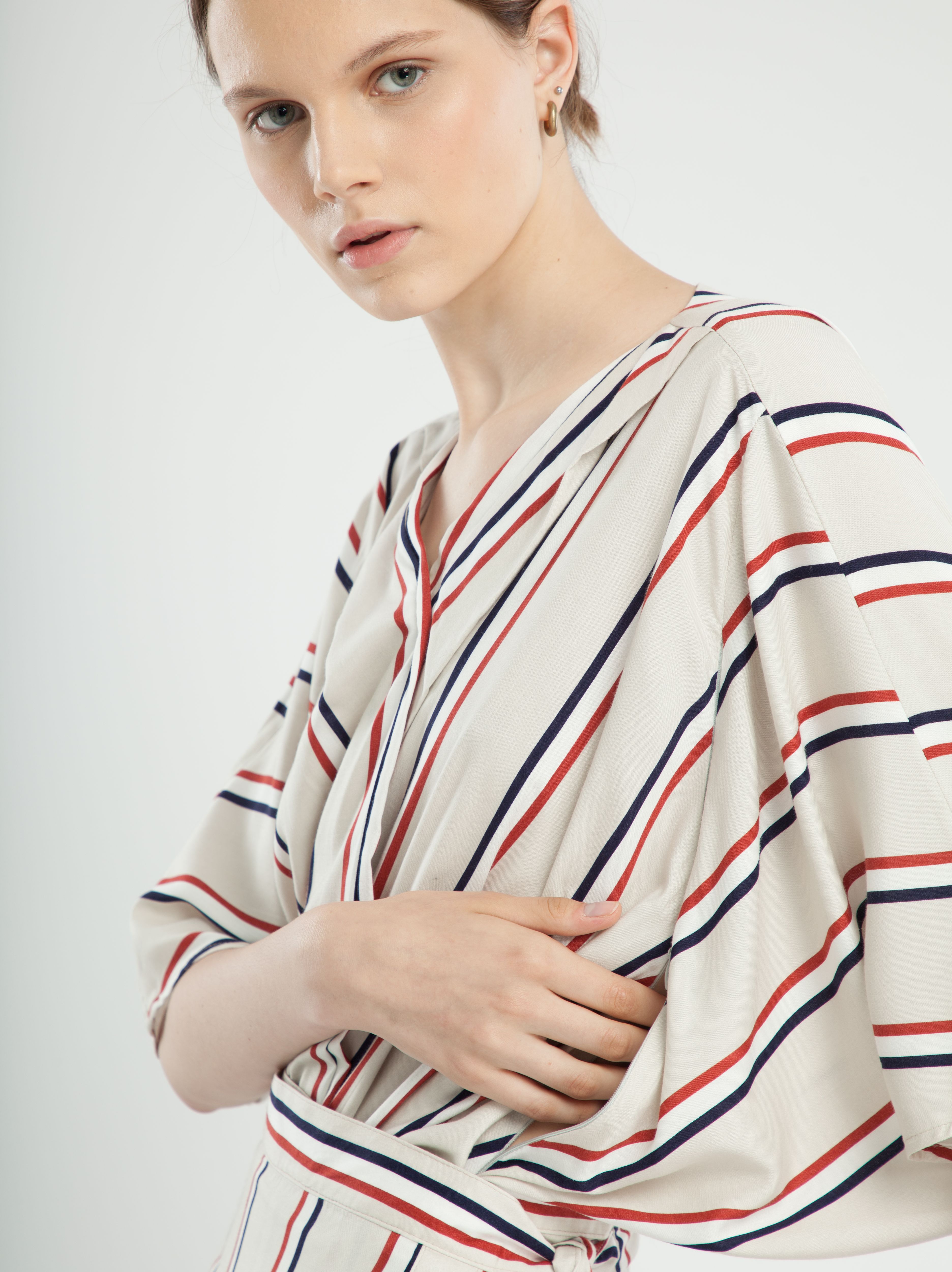 QueenCows เสื้อให้นม Cotton Striped Top (Nude) ราคา 1,890 บาท*ส่งฟรี