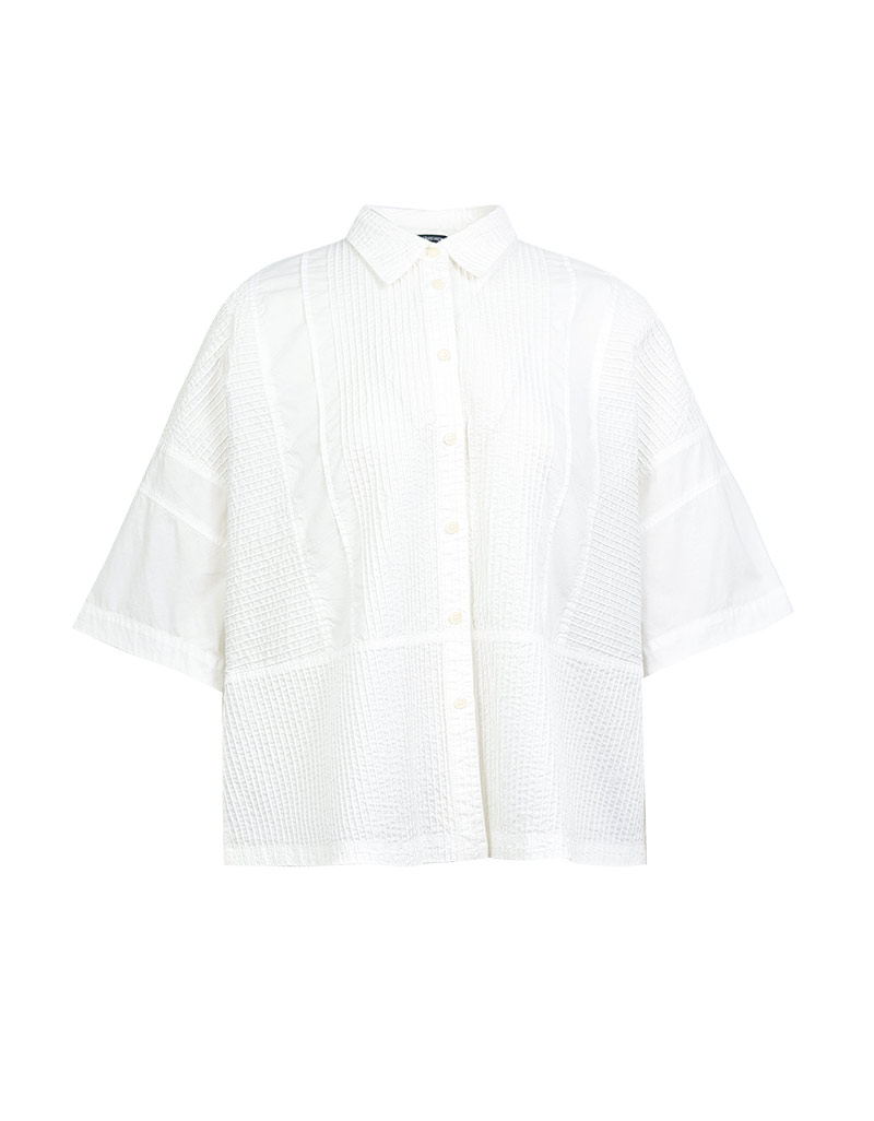 Yaccomaricard Ss25 Lady Lawn Blouse, Collared Shirt with 3/4 Sleeves, Decorated with Vertical and Horizontal Scales, Bl-1023936. ราคา 4,495 บาท*ส่งฟรี