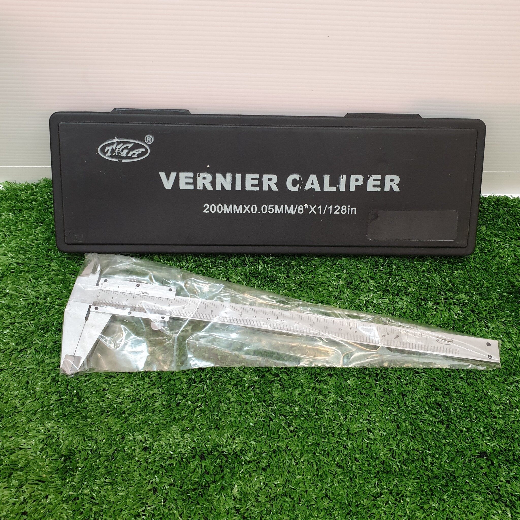 เวอร์เนียร์ คาลิปเปอร์ (Vernier caliper) ขนาด 8 นิ้ว ยี่ห้อ TIGA