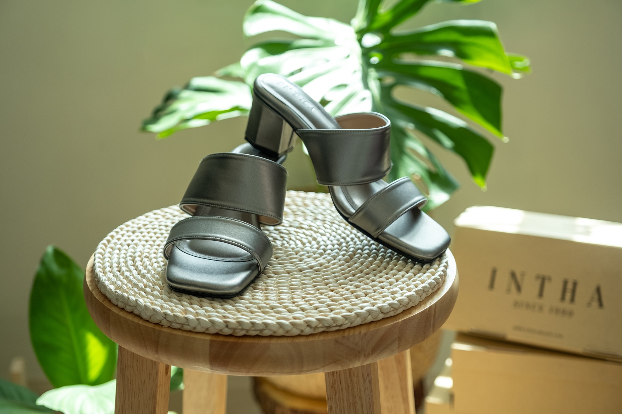 INTHA Brand Special fluffy INT001 #Metalic ราคา 801 บาท*ส่งฟรี