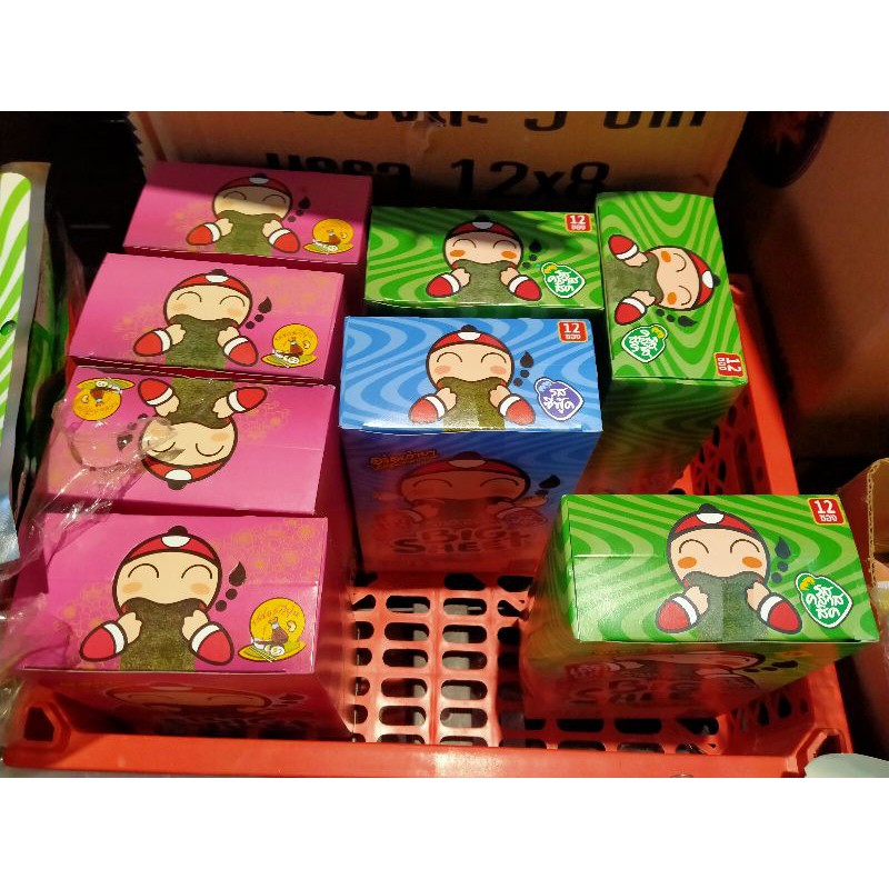 สาหร่ายทอดกรอบ เถ้าแก่น้อย ยกกล่อง12ซอง ราคา 71 บาท*ส่งฟรี
