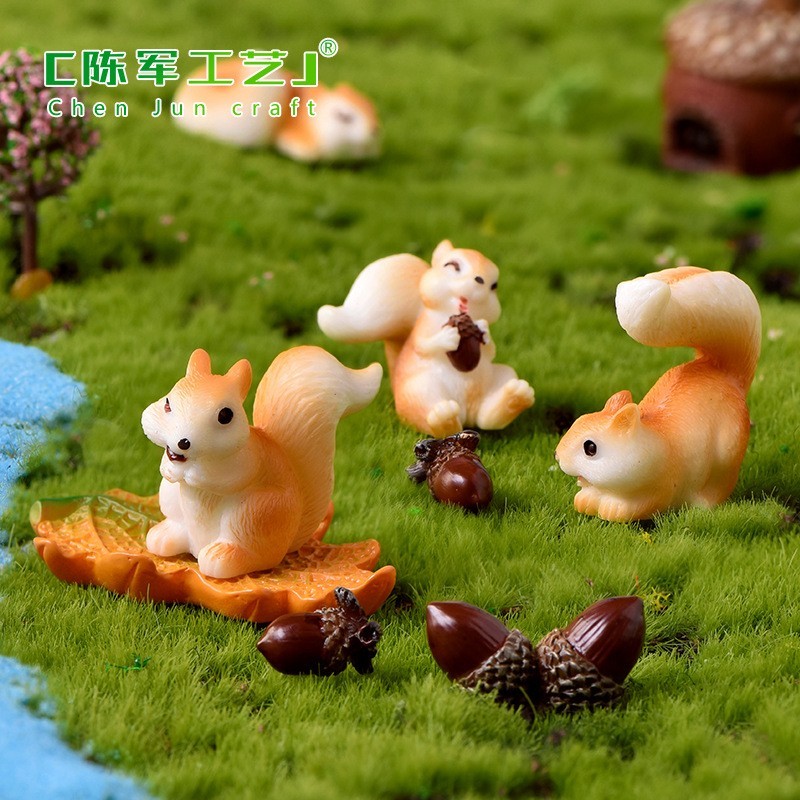 106. Ready for Delivery in Thailand. 🇹 🇭 🇹 🇭 Miniature Dolls, Squirrel Family, Tray Garden Decoration, Miniature Garden Decoration, Cake Decoration, Home Decoration. You Can Do It Yourself*Price Per Piece ราคา  5 บาท*ส่งฟรี