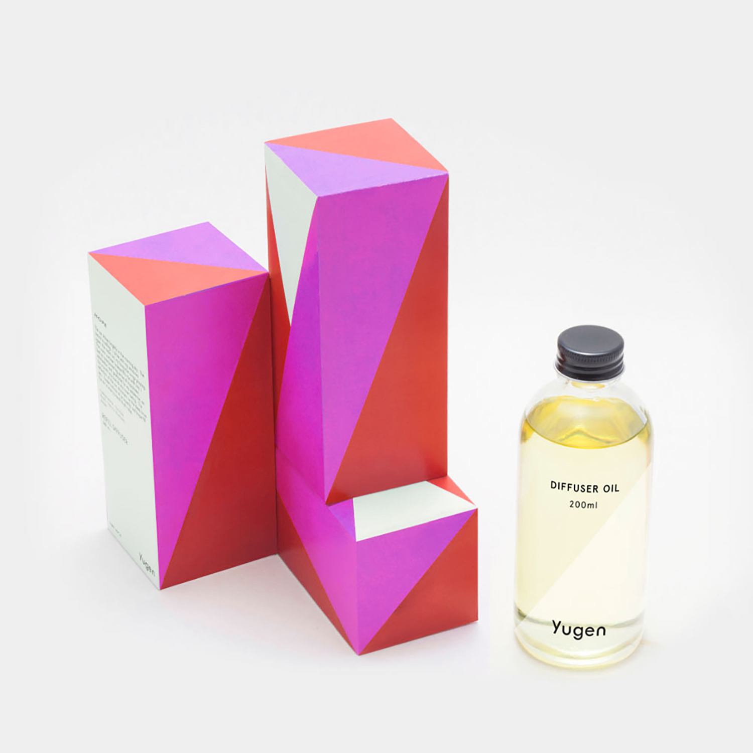 Yugen ผลิตภัณฑ์กระจายกลิ่นหอมแบบรีฟิล กลิ่นโฮพ (Yugen - Diffuser oil 200 ml / Scent : HOPE) ราคา 2,050 บาท*ส่งฟรี