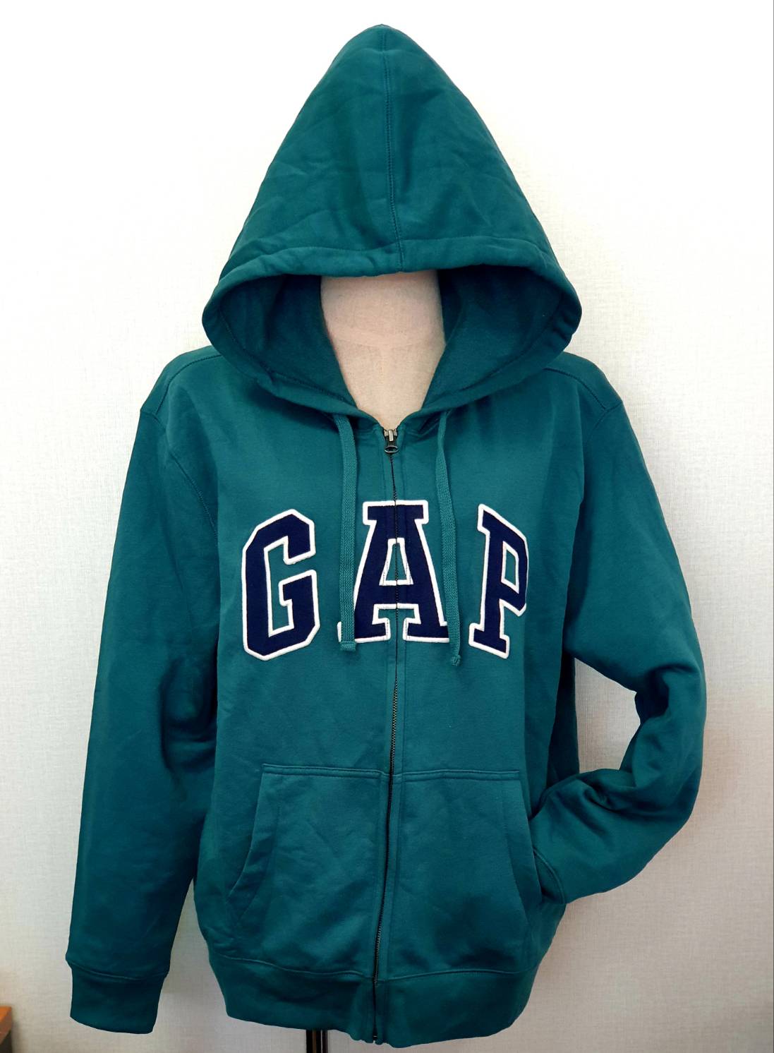 เสื้อ GAP Hoodie เสื้อฮูดแขนยาว Gap Zip Hoodie whitecream Outlet เนื้อผ้าใส่แล้วสบาย ไม่ร้อน