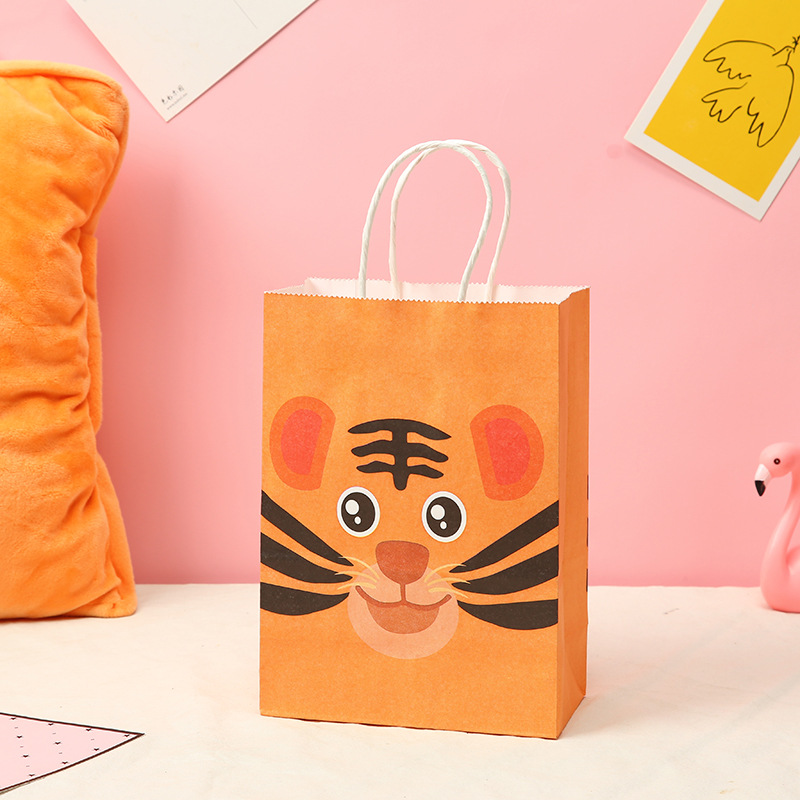 ถุงของขวัญ ลาย ซาฟารี ถุงกระดาษ ใส่ของขวัญ วันเกิด ขนาด 15x16cm Safari Animals Paper Bag Gift For Birthday Party