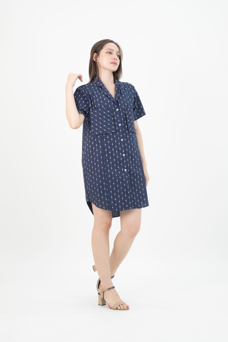 QueenCows ชุดให้นม Peller Cotton Dress Shirt (Navy) ราคา 1,890 บาท*ส่งฟรี