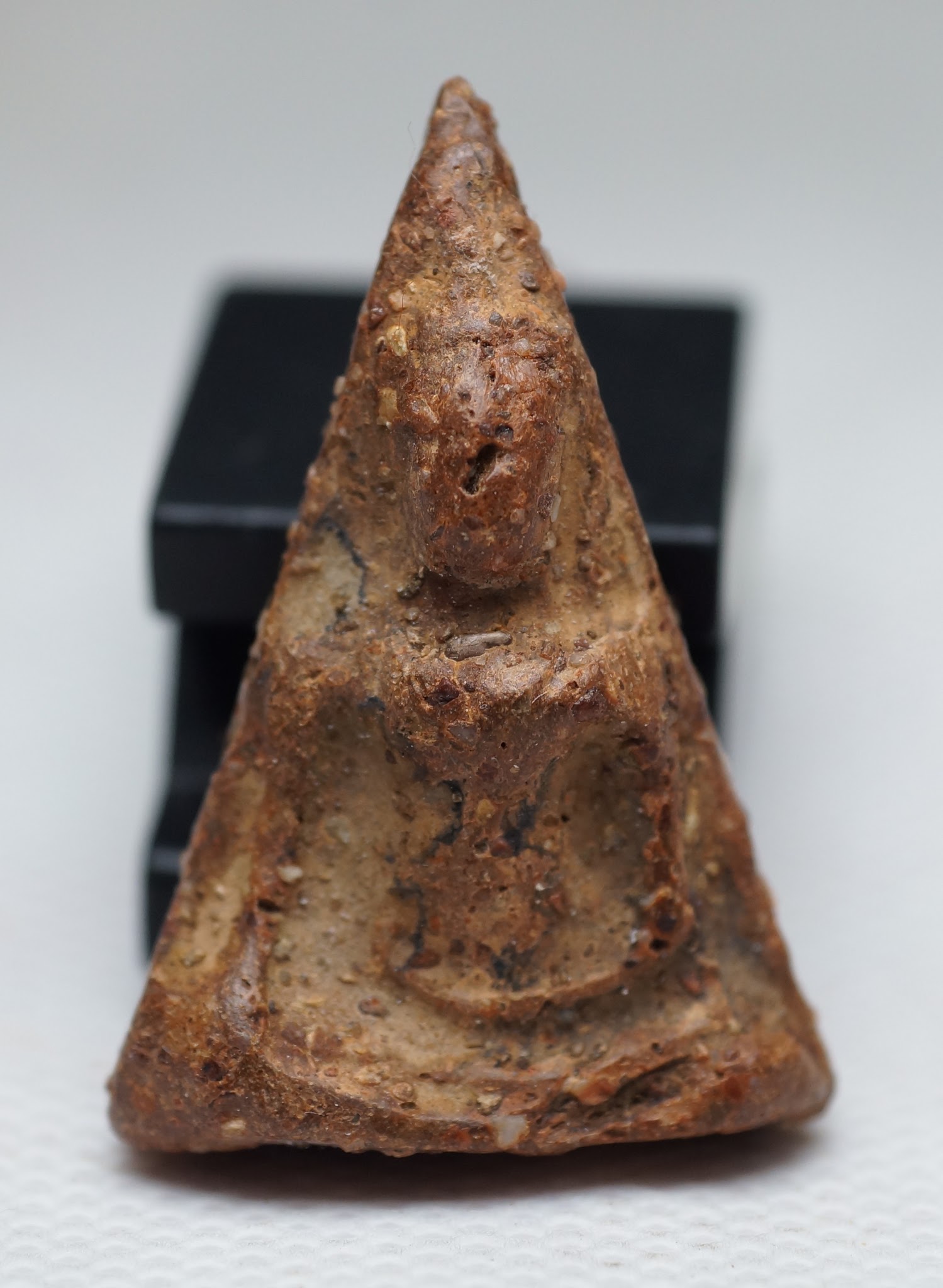 พระนางพญาพิมพ์เข่าโค้ง องค์แร่ลอย (รับเทรินสินค้า it & นาฬิกา) ราคา 845,959 บาท*ส่งฟรี