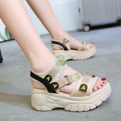 รองเท้าแตะผู้หญิง SHW029 รุ่นใหม่สไตล์เกาหลี เปิดนิ้วเท้า รองเท้าพื้นหนา Color:Black.Cream Size:36-40 (2)