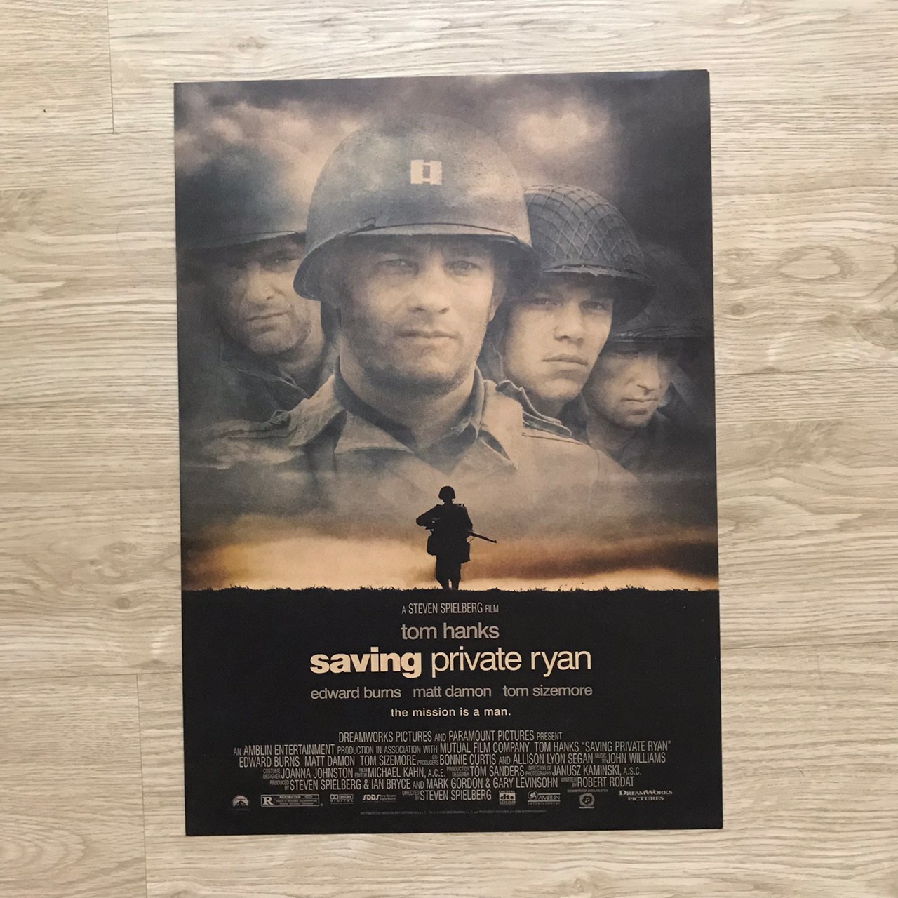 รูปภาพโปสเตอร์กระดาษคราฟท์สไตล์วินเทจ โปสเตอร์หนังดังขนาด51*35.5ซม.หรือ14*20นิ้วสินค้าพร้อมส่งในไทย ราคา 19 บาท*ส่งฟรี