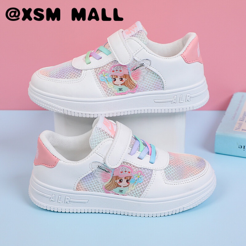 XSM MALL รองเท้าผ้าใบสำหรับเด็กผู้หญิงตาข่ายใหม่กีฬารองเท้าสีขาวสบายๆสำหรับเด็กทารกผ่านภาพการ์ตูนรองเท้าต่ำด้านบน26-37 ราคา  311 บาท*ส่งฟรี