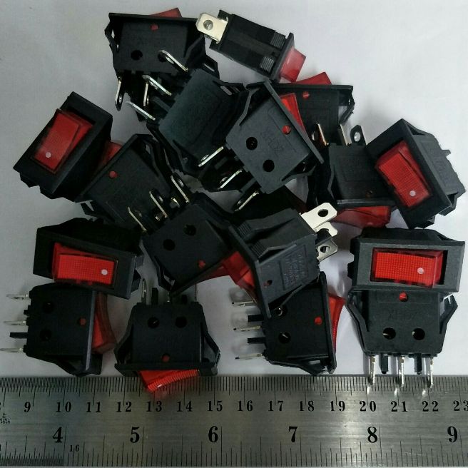 (20ชิ้น)สวิทซ์สำหรับใส่ปลั๊กรางไฟ มีไฟสีแดง220VAC KCD2-4 ขนาด30x15mm./129บ.