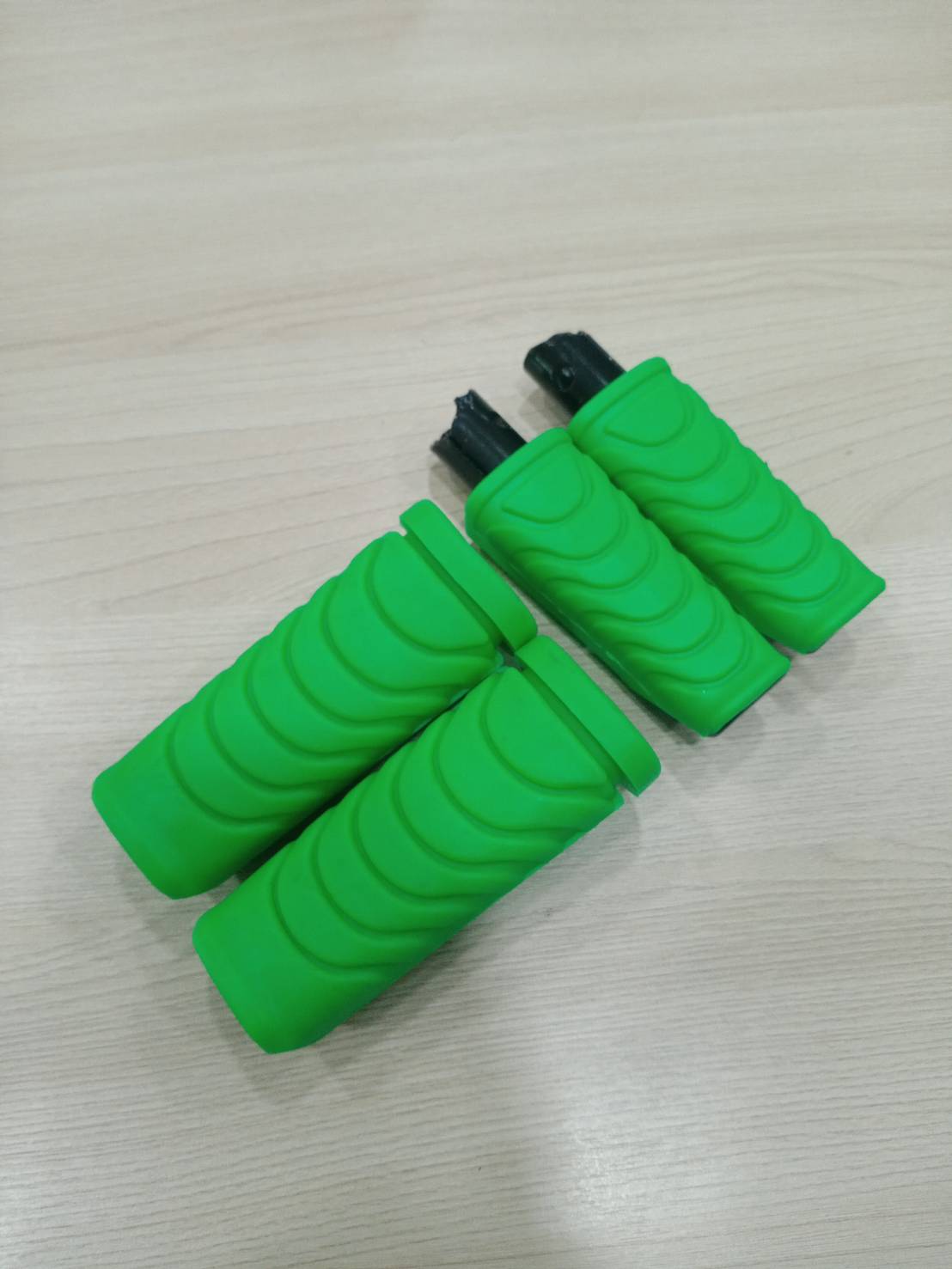 พักเท้าหน้าหลังสีเขียวแบบจัดชุด1เวฟ110iNew/125iวาฬ//อุปกรณ์แต่งรถ//อะไหล่แต่งรถ110i