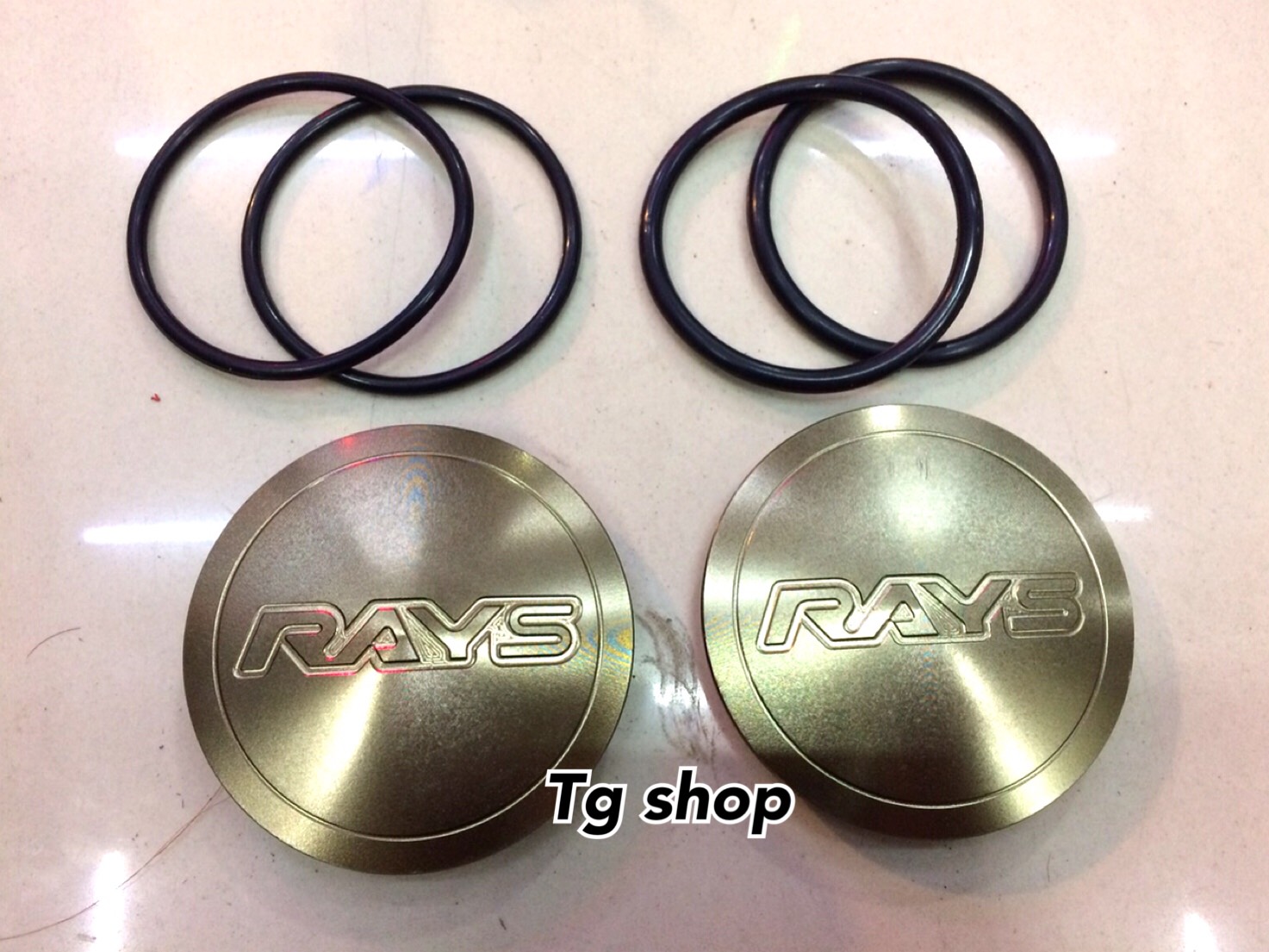 ฝาครอบดุมล้อ สีทอง Rays อลูมิเนียม 60-62 mm. 1 ชุดมี 4 ชิ้น ใส่ได้กับล้อแม็กบ่าชั้นเดียว เลือกสีได้ทางเเชทค่ะ มีบริการเก็บเงินปลายทาง
