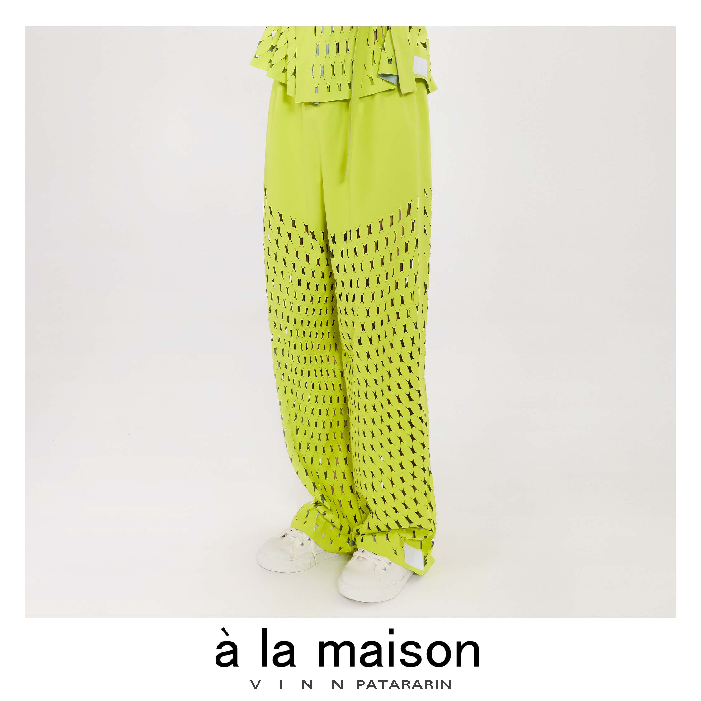 Vinn Patararin - Pants elastic waist Two-tones Laser cut Unisex ราคา 8,950 บาท*ส่งฟรี