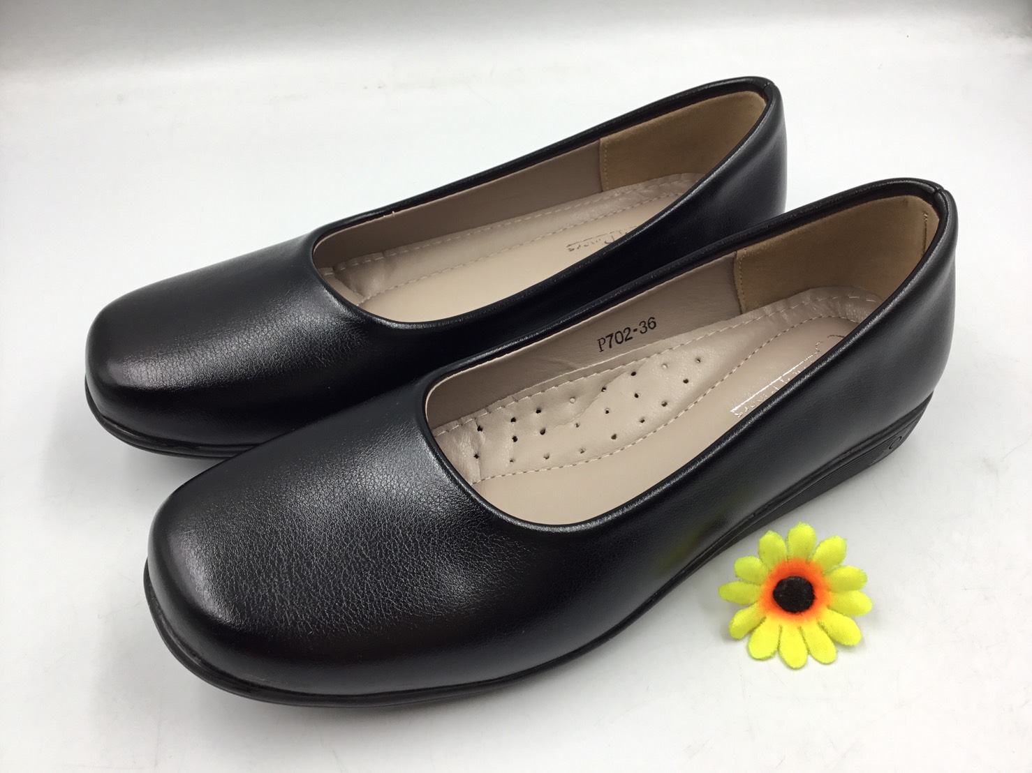 รองเท้าคัทชูผู้หญิง รองเท้าทางการ รองเท้าคัทชูใส่ทำงาน หนังเรียบ (รุ่น P702 - P706)