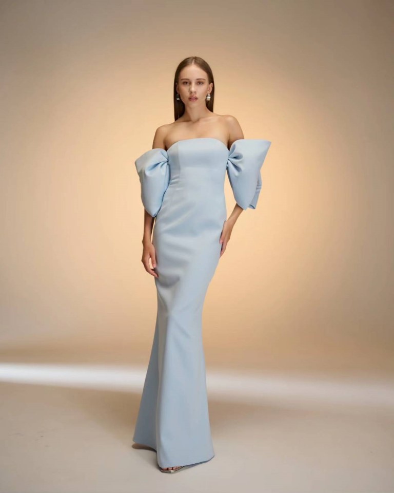 NICHp : Alexa Long Dress ราคา 15,000 บาท*ส่งฟรี