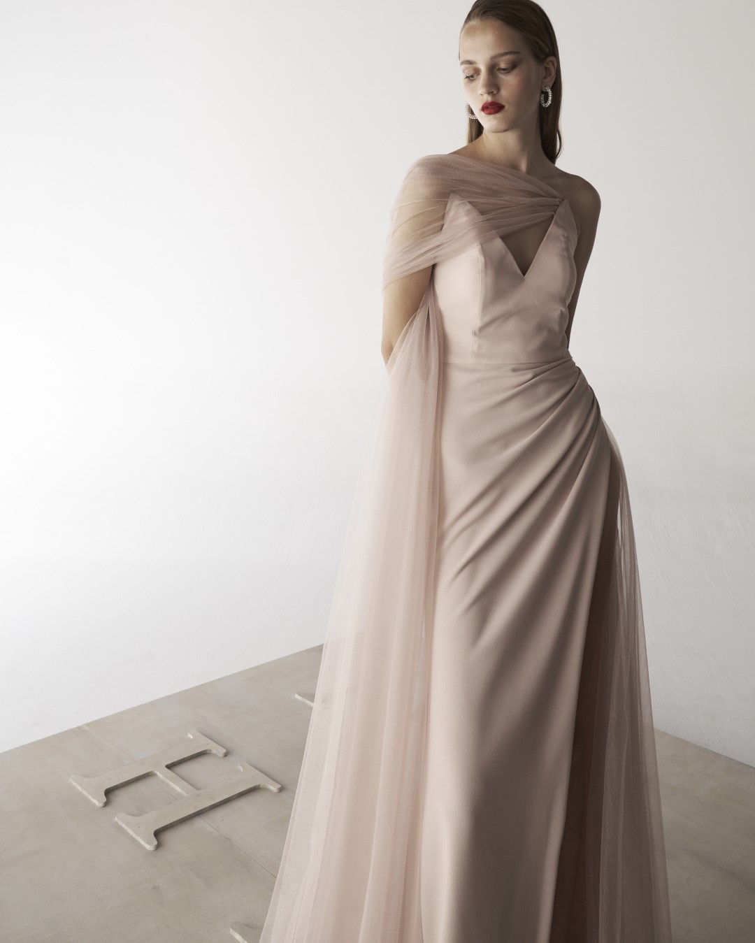 NICHp : Dress 102 เดรสสำหรับไปงาน ราตรียาว ราคา 18,000 บาท*ส่งฟรี