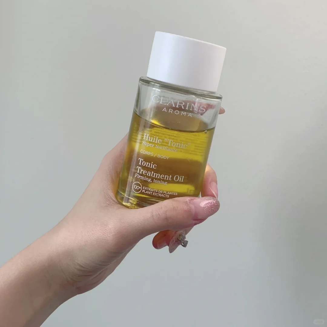 Clarins Huile "Tonic" Body Treatment Oil 100ml Effectively prevent stretch marks during pregnancy ราคา 1,999 บาท*ส่งฟรี