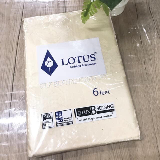 ผ้าห่มแพร 6ฟุต โลตัส LOTUS สีครีม