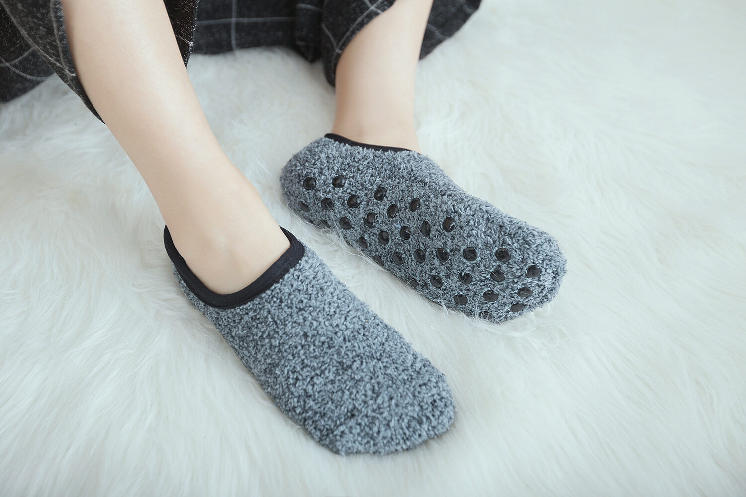 ถุงเท้า ข้อสั้นกันหนาว มีปุ่มกันลื่น ผู้สูงอายุใช้ได้