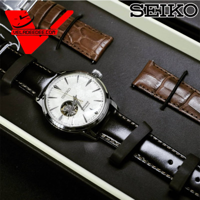 ดูภาพ Seiko Presage Cocktail The Star Bar limited Edition Made in Japan นาฬิกาข้อมือชาย (ในประเทศไทยเพียง 100 เรือน) แถมสายหนังแท้ 1 เส้น รุ่น SSA409J1 VELADEEDEE.com เพิ่มเติม Seiko Presage Cocktail The Star Bar limited Edition Made in Japan นาฬิกาข้อมือชาย (ในประเทศไทยเพียง 100 เรือน) แถมสายหนังแท้ 1 เส้น รุ่น SSA409J1 VELADEEDEE.com