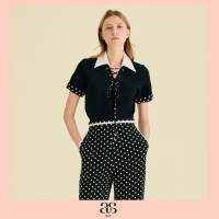 [asv ss25] Renee T-Shirt เสื้อยืดผู้หญิง แขนสั้น คอปกและปลายแขนเสื้อแต่งผ้าทวีต ดีเทลเชือกร้อยไขว้ด้านหน้า