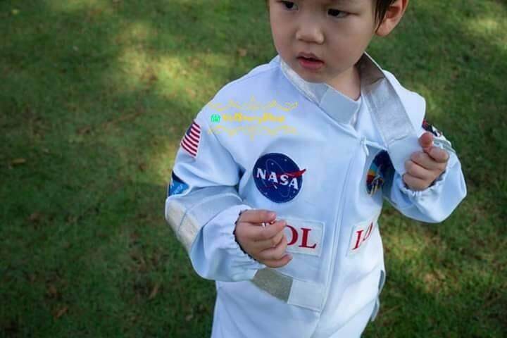 ชุดนักบินอวกาศ NASA สำหรับเด็ก