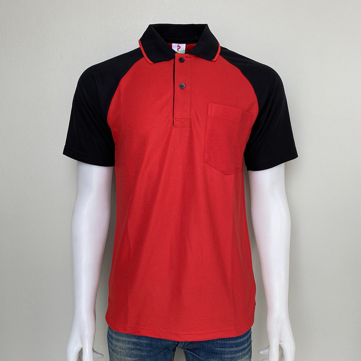 เสื้อโปโล Polo Shirt Plain Polo T Shirt Soft Pique Short Sleeve Tops For Men Side Vents สีแดง แขนดำเนื้อผ้านุ่ม สวมใส่สบาย ซึ่งมีทั้งแบบชาย และแบบผู้หญิง