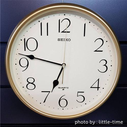 Time&Time นาฬิกาแขวน SEIKO สีทอง รุ่น QXA747G
