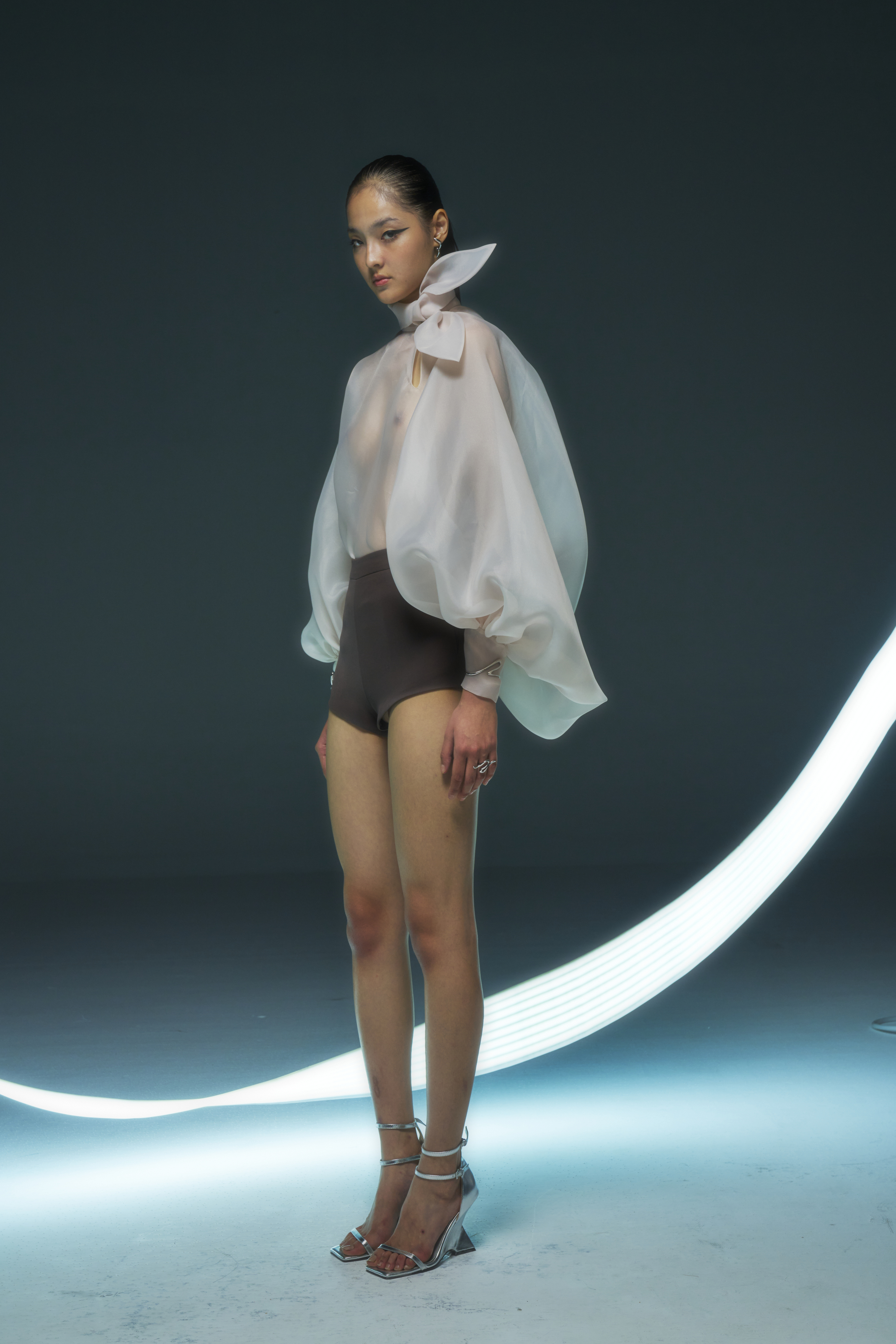 NICHP : Eternity collection : Veronika Top เสื้อโอเวอร์ไซส์ ผ้าออแกนซ่า ราคา 3,950 บาท*ส่งฟรี