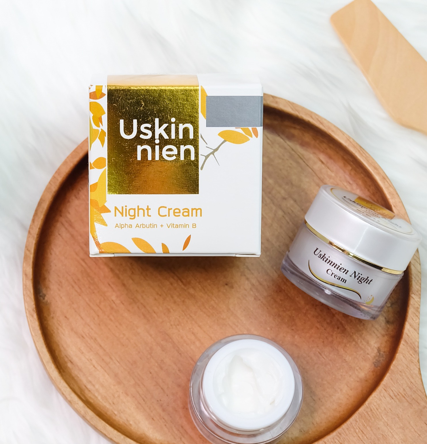 ผลิต 2020 Uskinnien night cream ครีมกลางคืน ครีมบำรุงผิวหน้สูตรกลางคืน กลางคืนแก้ฝ้าแก้สิว หน้าขาวใสใน 3 วัน